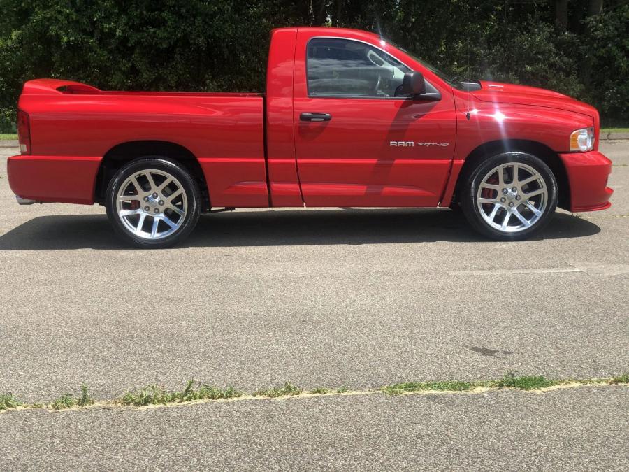  Dodge Ram SRT-10 2004 года  (фото 10 из 168)